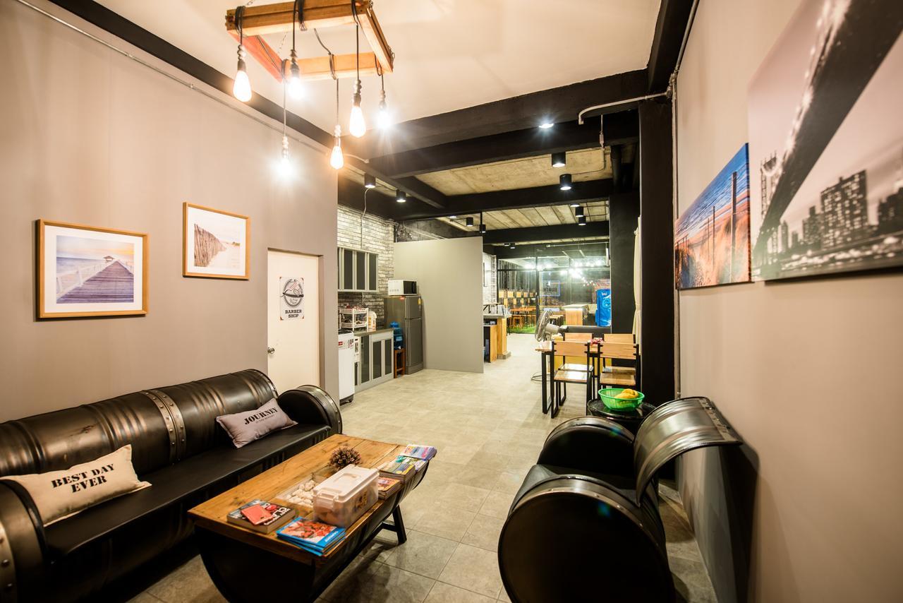 Buathai Loft Hostel Hua Hin (Adults Only) Exterior photo